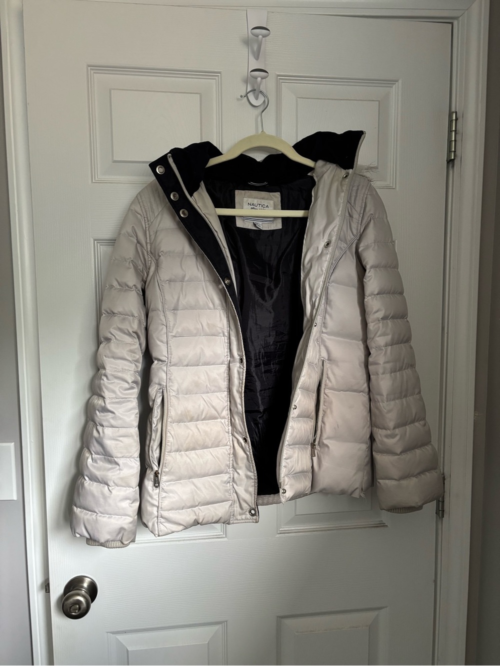 Nautica Women's Light Gray Packable Puffer with Black Lining